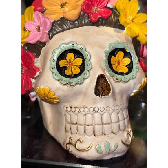 Dia de los Muertos Hand-Painted Ceramic Sugar Skull Decor Multicolor - Picture 8 of 10